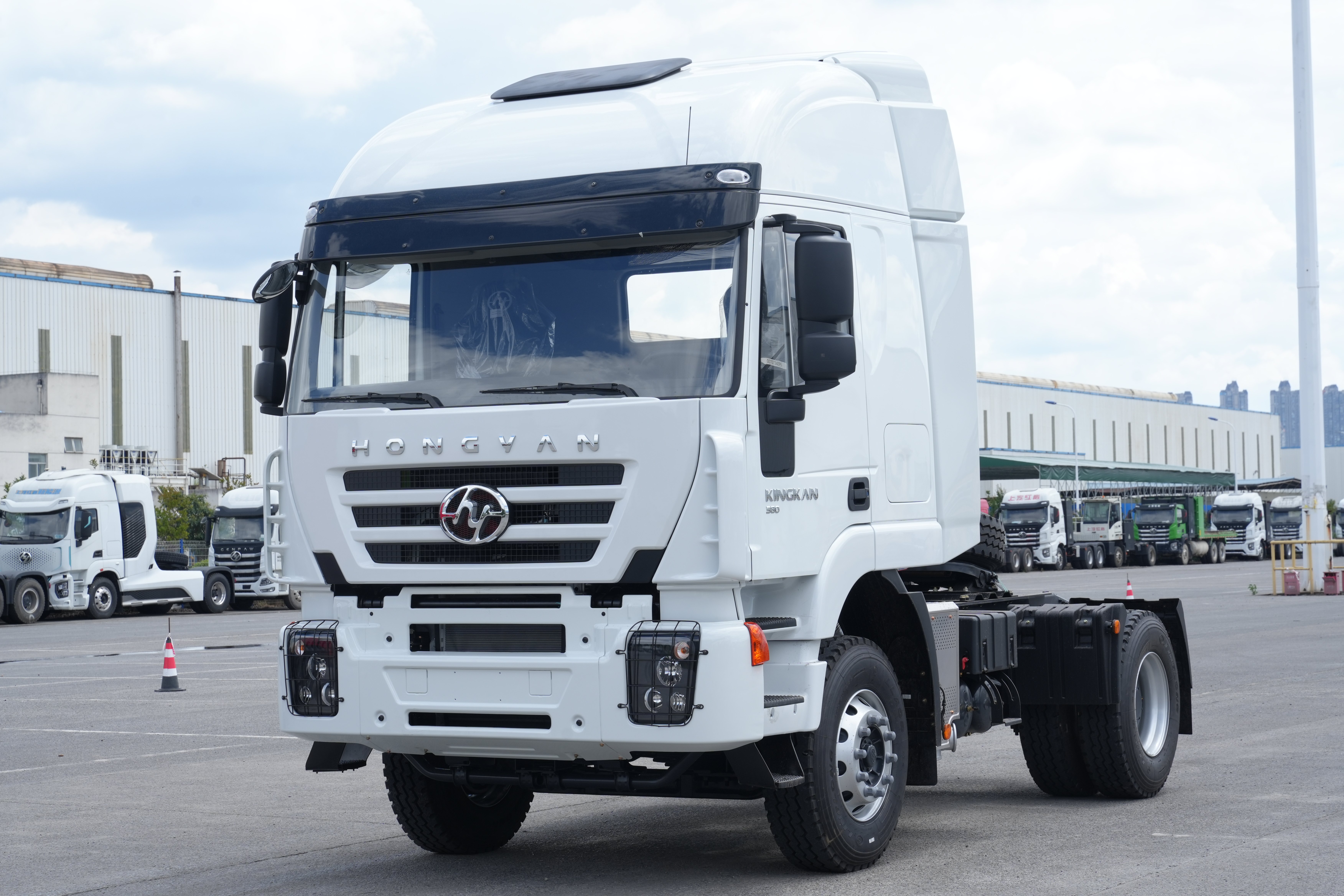 HONGYAN KINGKAN 4X2 Tractor Head