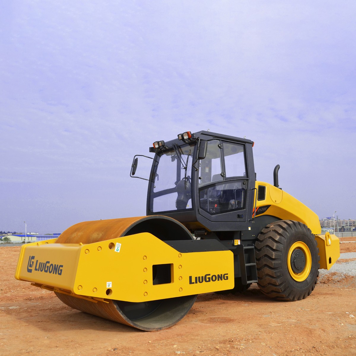 6120E Single Drum Vibratory Roller Roller